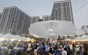 Khách nước ngoài hào hứng với lễ hội "Bia thủ công Bình Dương" lần thứ 7