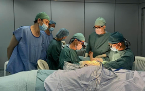 Vị bác sĩ có đôi bàn tay tài hoa