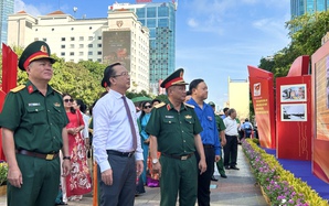 Khai mạc triển lãm "Từ kỷ nguyên độc lập, thống nhất đất nước đến kỷ nguyên vươn mình của dân tộc"