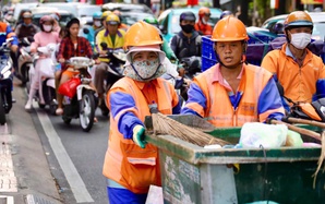 Đi làm ngày đầu năm: Người nhận vàng 9999, kẻ hưởng lương gần 500%