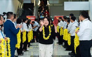 Hàng không tấp nập đón máy bay, đón khách đầu năm 2026