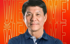 HLV Vũ Tiến Thành dẫn dắt CLB Ninh Bình hết mùa