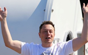 Lương thưởng năm 2018 của 65 CEO cộng lại không bằng Elon Musk