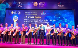 Vinh danh 284 doanh nghiệp và cá nhân tiêu biểu ngành du lịch