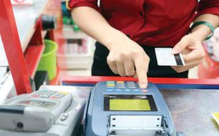 Ngân hàng Nhà nước nói gì về thẻ từ ATM sau ngày 31-12?