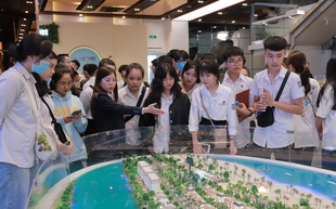 Campus Tour độc đáo của Nova College thu hút hơn 400 học sinh