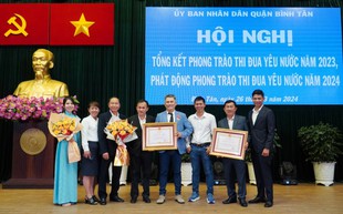 Công ty Qui Phúc nhận Huân chương Lao động hạng Ba