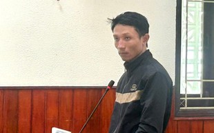 Chế tạo, tàng trữ vũ khí quân dụng, lãnh 6 năm tù