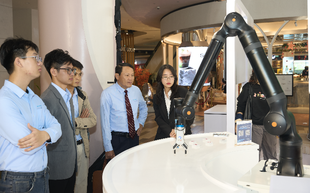 Tăng tốc chuyển đổi "Nhà máy thông minh" tại Việt Nam