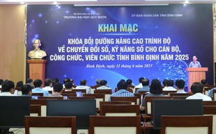 Bình Định rầm rộ đưa cán bộ, công chức, viên chức đi học