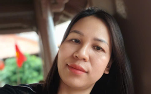 Bên cây bàng