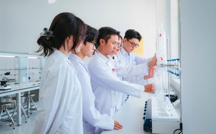 Một trường đại học ở TP HCM công bố "chính sách đặc biệt"