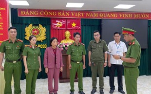 Bắt, khám xét chỗ ở và nơi làm việc của 1 nữ kế toán ở Đồng Nai 