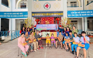 MM Mega Market mang Tết ấm đến hơn 2.000 hoàn cảnh khó khăn