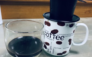 Ly cà phê buổi sáng