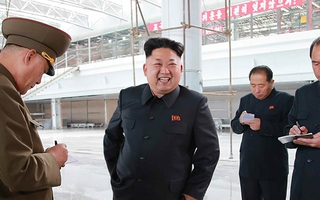 Kim Jong-un đòi sửa sân bay vì thiết kế giống nước ngoài