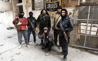 Hai nhóm nổi dậy Syria do Mỹ huấn luyện đầu hàng Al-Qaeda
