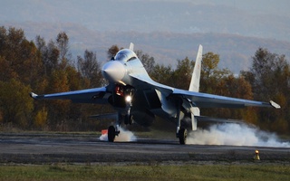 Nga đưa 14 chiến đấu cơ tới Crimea, NATO lo ngại