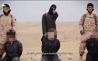 Lật tẩy đoạn video chặt đầu của IS