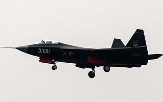 Trung Quốc thừa nhận J-31 không “chọi” lại F-35 của Mỹ