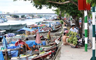 Chợ nổi trái cây giữa Sài Gòn