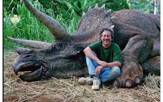 Steven Spielberg bị "ném đá" không thương tiếc vì... giết khủng long