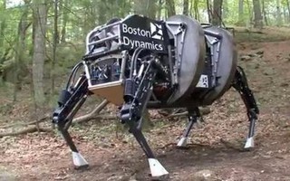 Quân đội Mỹ thử nghiệm robot khuân vác