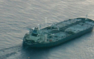 Tàu chở dầu "ma” tái xuất hiện gần bờ biển Mỹ