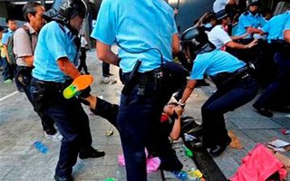 Hồng Kông: Cảnh sát mạnh tay với người biểu tình