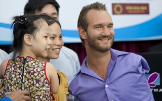 Nghĩa cử đẹp của Nick Vujicic ở VN