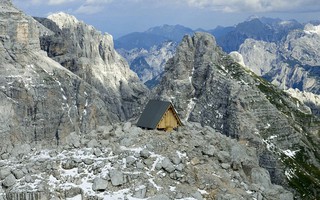 “Khách sạn” miễn phí trên đỉnh núi hơn 2.500 m