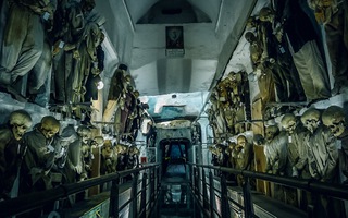 Rùng rợn hầm mộ xác ướp trong tu viện Capuchin