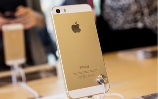 iPhone 5S, 5C khóa mạng giá rẻ tràn về VN