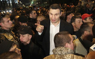 Cựu tay đấm Klitschko bất ngờ bỏ tranh cử tổng thống Ukraine