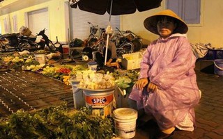 Dân mạng dậy sóng vụ “hôi tiền” của chị bán rau