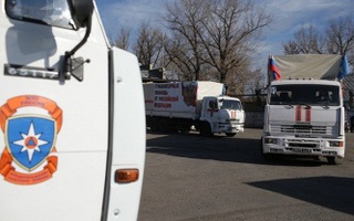 106 xe tải Nga đến miền Đông Ukraine "trái phép"