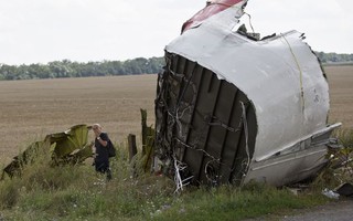 Bí ẩn buồng lái bị cưa đôi của MH17