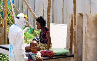 Tranh cãi về thuốc điều trị Ebola