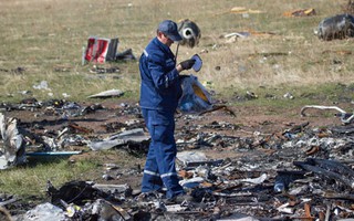 Hà Lan nghĩ đến khả năng MH17 bị máy bay bắn hạ