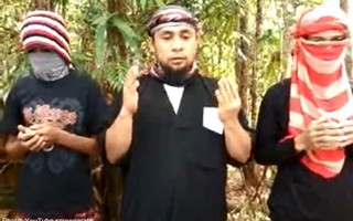 Al-Qaeda và IS đối đầu khốc liệt