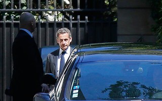 Cựu Tổng thống Sarkozy bị buộc tội