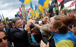 Ukraine thử thách lòng trung thành của 1 triệu công chức