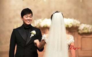 Đám cưới rộn ràng của tài tử Park Kawng Hyun