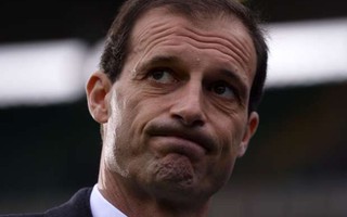 AC Milan sa thải HLV Allegri