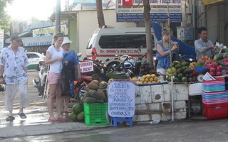 Bày “máy chém” chờ du khách