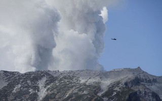 Nhật Bản: Núi lửa phun trào, hơn 30 người thiệt mạng