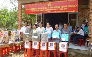 Tặng nhà cho đoàn viên khó khăn