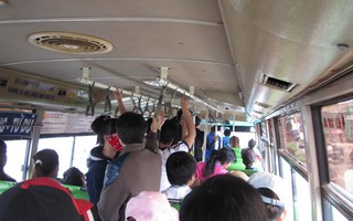 Tệ nạn "bao vây" xe buýt (*): Tập trung giám sát an ninh