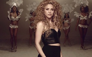 Shakira “thắp lửa” cho World Cup