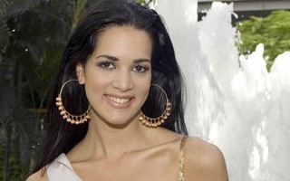 Nghẹn ngào tiễn biệt cựu Hoa hậu Venezuela bị bắn chết